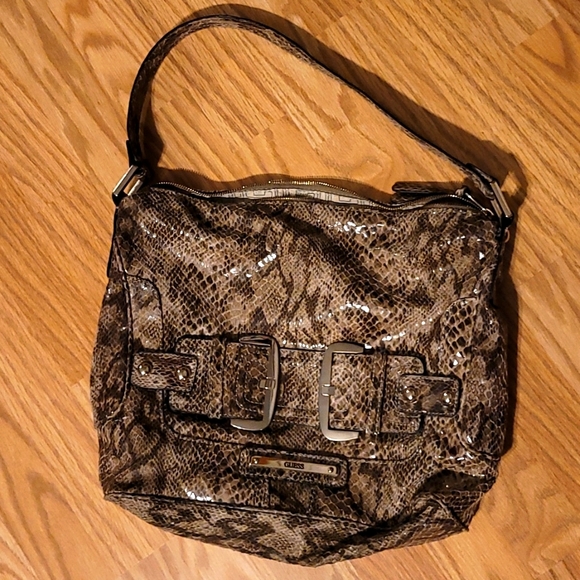 Guess purse - Picture 3 of 8